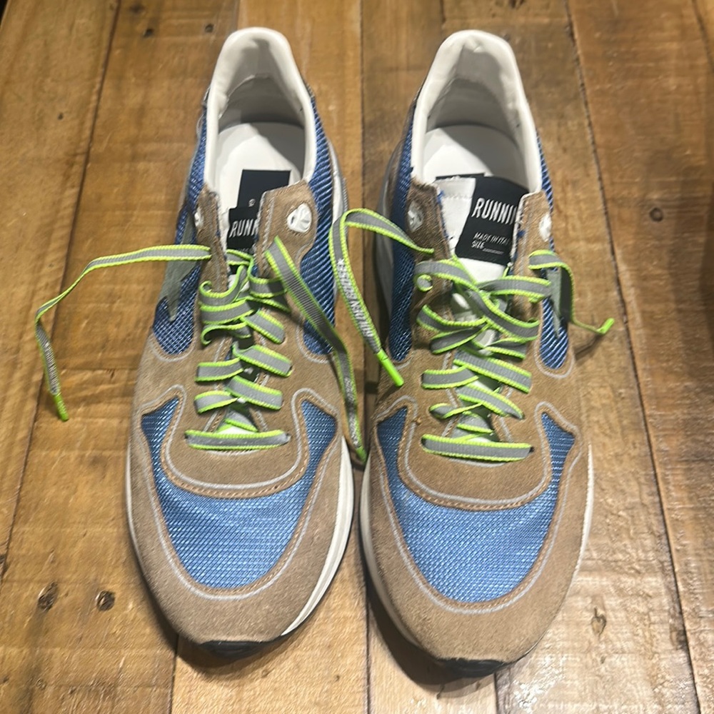 Golden goose runner